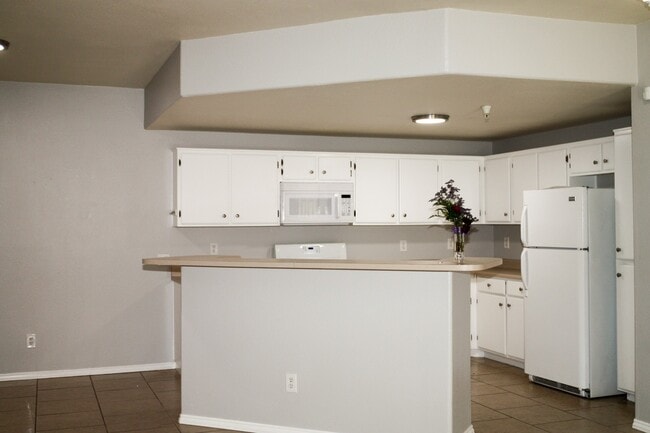 31355 David Ln in Temecula, CA - Foto de edificio - Building Photo