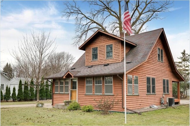 246 New Brighton Rd in New Brighton, MN - Building Photo - Building Photo