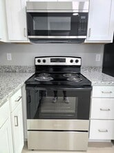 Auburn Meadows Apartments in Auburn, MI - Building Photo - Building Photo