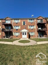 1004 S River Rd in Des Plaines, IL - Foto de edificio - Building Photo