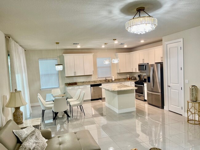 property at 2384 Primrose Pl