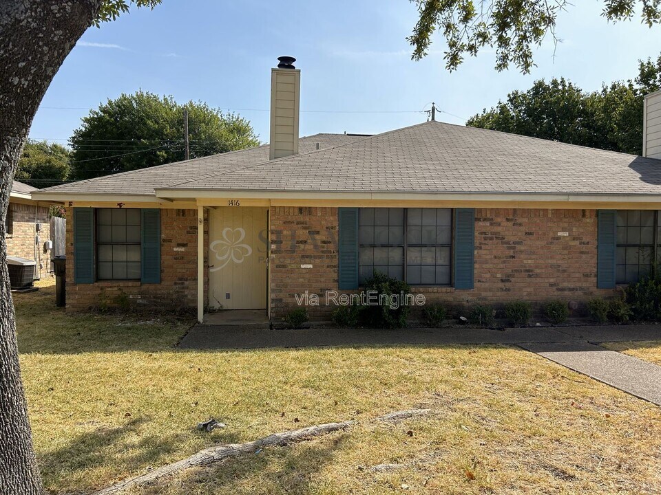 1416 Chapel Ridge Rd in Waco, TX - Building Photo