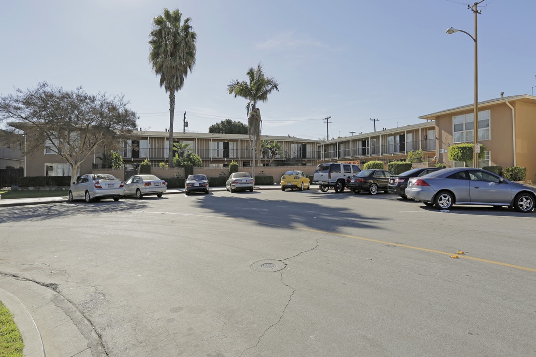 520 E Adams St in Long Beach, CA - Foto de edificio