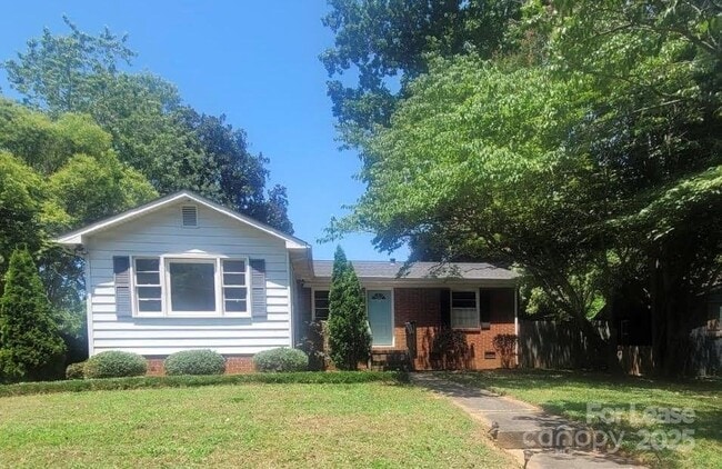 property at 1437 Springwood Ln