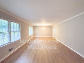 544 Ellynn Dr in Cary, NC - Building Photo - Building Photo