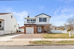 175 Roosevelt Blvd in Long Beach, NY - Building Photo