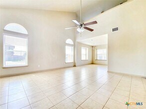 723 Spectrum Dr in New Braunfels, TX - Building Photo - Building Photo