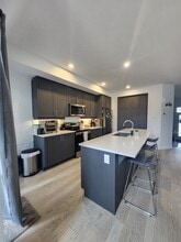 336 Wabasso Ln in Ottawa, ON - Building Photo - Building Photo