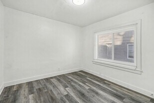 2219 E Gregory Blvd in Kansas City, MO - Building Photo