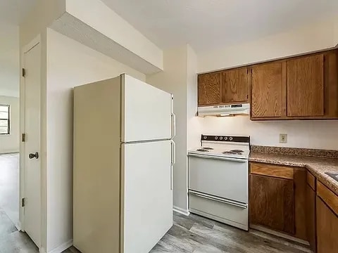 573 Irving Wick Dr E in Heath, OH - Building Photo - Building Photo