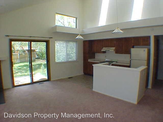 130 W Cheyenne Rd in Colorado Springs, CO - Foto de edificio - Building Photo