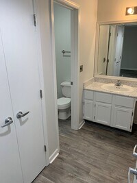 The Vibe @ 8035 photo'