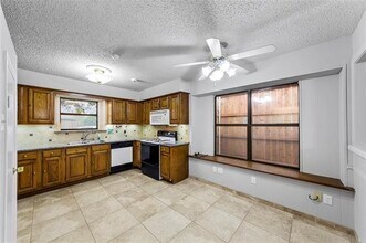 2571 Sundance Ln in Dallas, TX - Building Photo - Building Photo