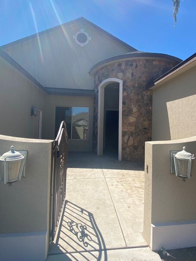 433 Golden Dr in Richland, WA - Building Photo - Building Photo