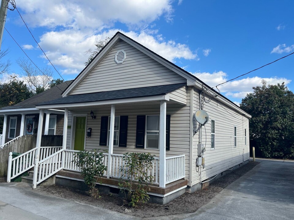 713 Solomon Alley in Wilmington, NC - Building Photo