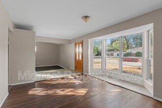 615 Lynn Haven Ln in Hazelwood, MO - Building Photo - Building Photo