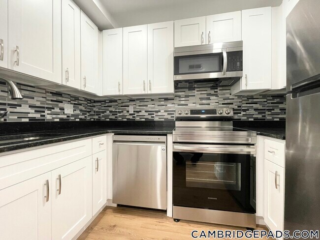 property at 7 Woodbridge St