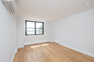 1422 Columbia Rd, Unit 3E in Boston, MA - Building Photo - Building Photo