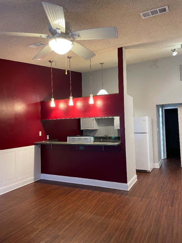 2125 Sandpiper St in Tallahassee, FL - Foto de edificio - Building Photo