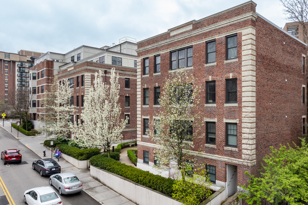 RES Condos in Brookline, MA - Foto de edificio