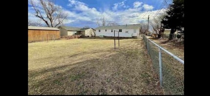 1001 4th Pl in Elgin, OK - Building Photo - Building Photo