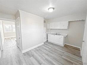 527 24th St in Niagara Falls, NY - Building Photo - Building Photo