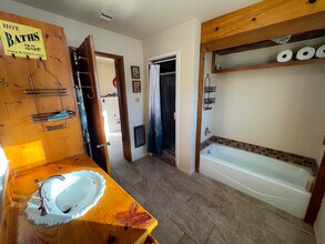 57220 Spencer Rd in Yucca Valley, CA - Building Photo - Building Photo