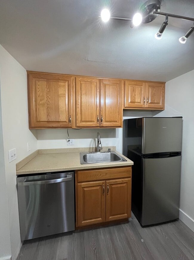 7300 W Dean Rd in Milwaukee, WI - Building Photo - Building Photo