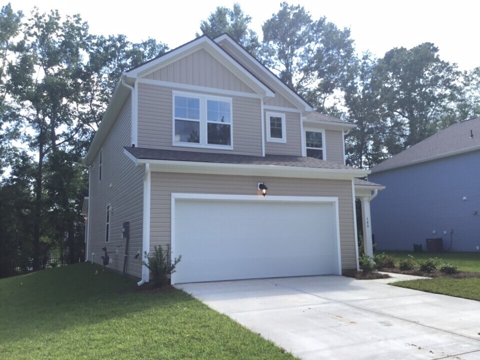 145 Sweet Gum Dr in Summerville, SC - Building Photo