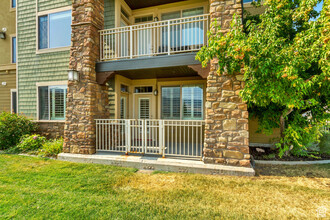 602 Edgewood Dr, Unit 118 in North Salt Lake, UT - Foto de edificio - Building Photo