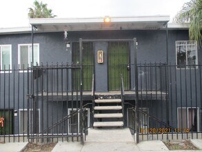 1048 &amp; 1100 E Ave. in National City, CA - Foto de edificio - Interior Photo