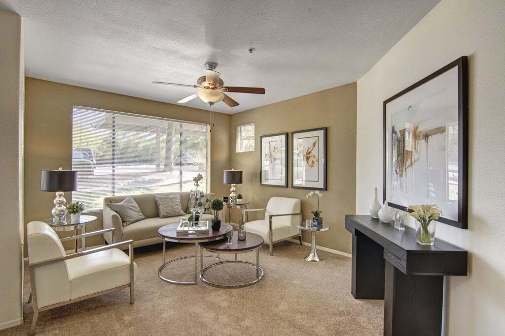 Mirador in Phoenix, AZ - Foto de edificio