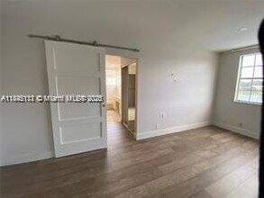 1650 Harbour Side Dr in Weston, FL - Building Photo - Building Photo