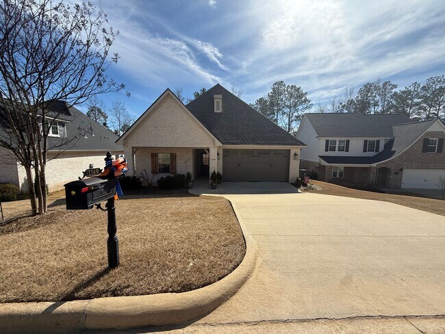 On AU Club Golf Course in Auburn, AL - Building Photo - Building Photo