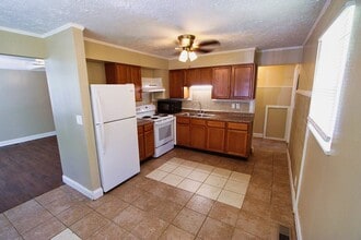 1625 Linnbrook Dr in Dayton, OH - Building Photo - Building Photo