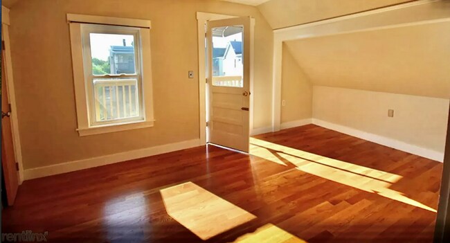 14-2 Dow St in Somerville, MA - Foto de edificio - Building Photo