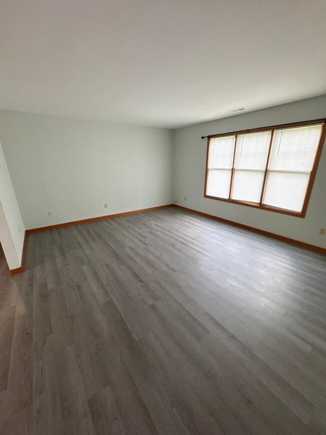 917 E Glen Park Ave, Unit 1W