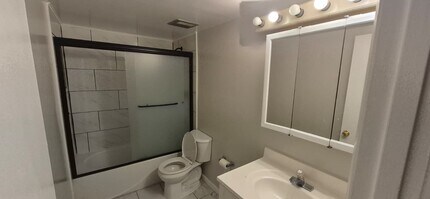 5050 7th Rd S, Unit 301 in Arlington, VA - Building Photo - Building Photo