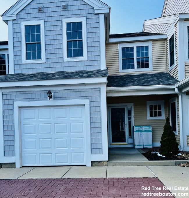 37 Village Dr, Unit 1