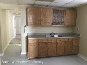 2039 Genesee St in Toledo, OH - Building Photo - Building Photo