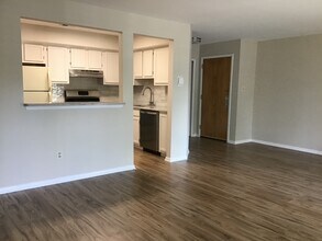 304 Trinity Ct, Unit 1 in Princeton, NJ - Building Photo - Building Photo