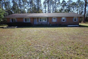282 Parkview Cir in Valdosta, GA - Building Photo