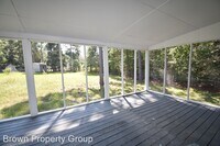 867 Fredonia Dr photo'