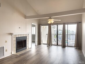 14100 River Rd in Pensacola, FL - Foto de edificio - Building Photo