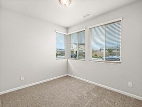 982 Groveland Avenue W in Madera, CA - Building Photo - Building Photo