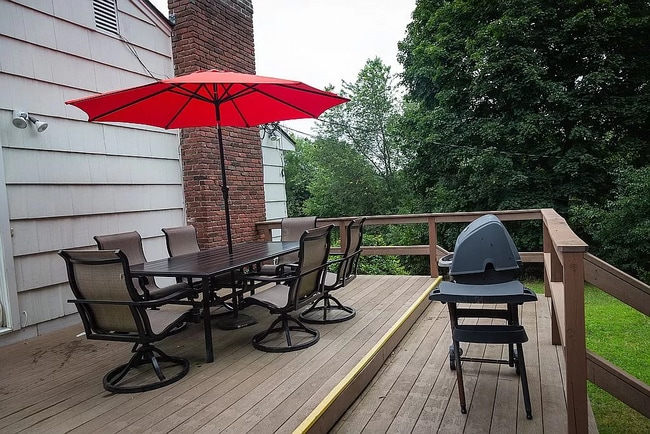 60 North Ave in Weston, MA - Foto de edificio - Building Photo