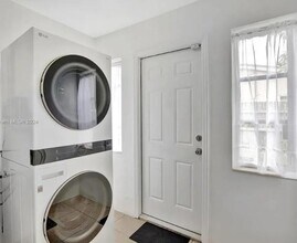 3300 N 67th Ave in Hollywood, FL - Building Photo - Building Photo