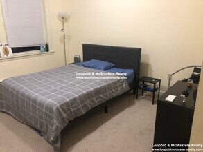 1402 Beacon St, Unit 2 in Brookline, MA - Building Photo - Building Photo