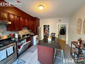 471 Cambridge St, Unit 3 in Cambridge, MA - Foto de edificio - Building Photo