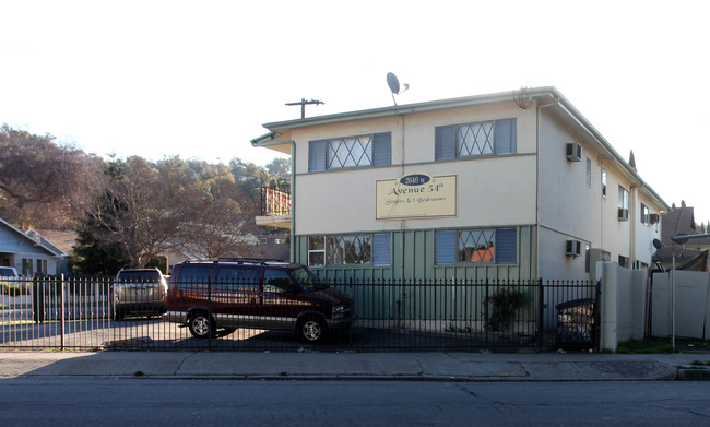 2640 W Avenue 34 in Los Angeles, CA - Building Photo - Building Photo